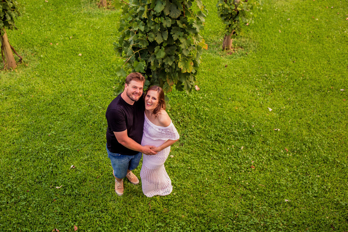 Ensaio Gestante Gestação  Bebê à Bordo Fotografia de gestante Fotógrafos em Garibaldi Fotografia em garibaldi Aline Bortolini Aline Bortolini Fotografia Fotografia em Bento Gonçalves Doce espera Fotografia no vale dos vinhedos Mãe de menino 