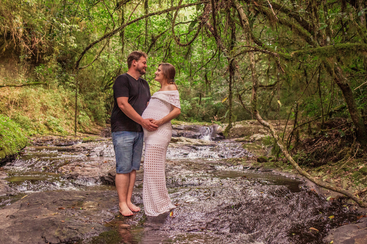 Ensaio Gestante Gestação  Bebê à Bordo Fotografia de gestante Fotógrafos em Garibaldi Fotografia em garibaldi Aline Bortolini Aline Bortolini Fotografia Fotografia em Bento Gonçalves Doce espera Fotografia no vale dos vinhedos Mãe de menino 