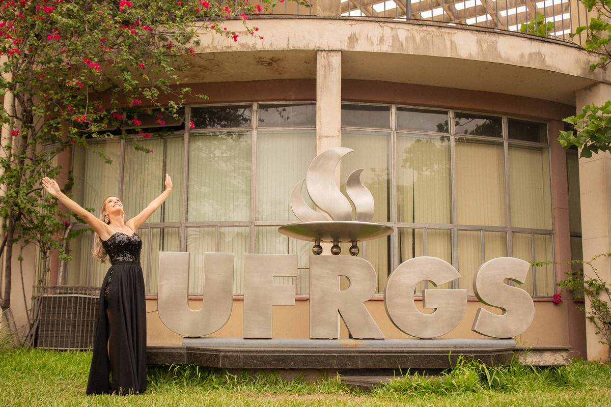 Formatura colação de grau ensaio pré formatura ensaio de formatura formei formandos 2021 Aline Bortolini Fotografia Fotógrafos no Vale dos Vinhedos Fotógrafos em Garibaldi Fotógrafos em Bento Gonçalves 