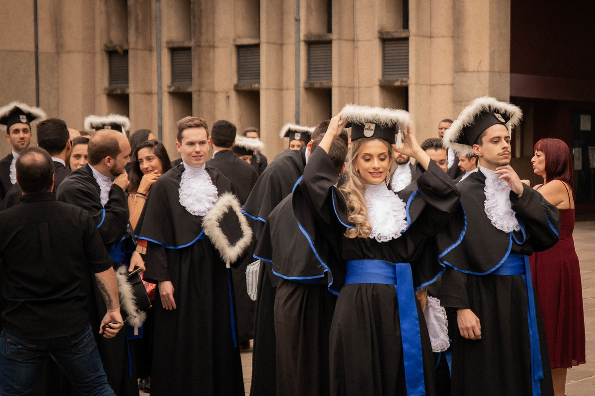 Formatura colação de grau ensaio pré formatura ensaio de formatura formei formandos 2021 Aline Bortolini Fotografia Fotógrafos no Vale dos Vinhedos Fotógrafos em Garibaldi Fotógrafos em Bento Gonçalves 