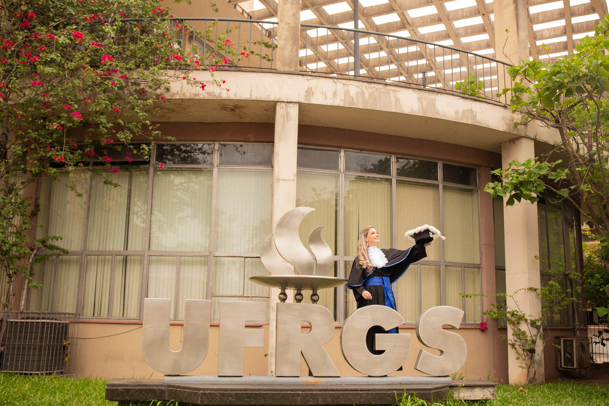 Formatura colação de grau ensaio pré formatura ensaio de formatura formei formandos 2021 Aline Bortolini Fotografia Fotógrafos no Vale dos Vinhedos Fotógrafos em Garibaldi Fotógrafos em Bento Gonçalves 