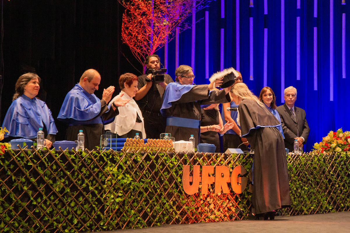 Formatura colação de grau ensaio pré formatura ensaio de formatura formei formandos 2021 Aline Bortolini Fotografia Fotógrafos no Vale dos Vinhedos Fotógrafos em Garibaldi Fotógrafos em Bento Gonçalves 