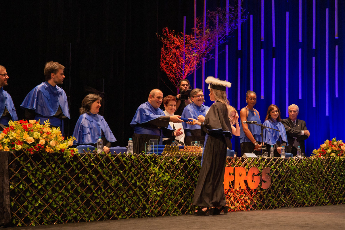 Formatura colação de grau ensaio pré formatura ensaio de formatura formei formandos 2021 Aline Bortolini Fotografia Fotógrafos no Vale dos Vinhedos Fotógrafos em Garibaldi Fotógrafos em Bento Gonçalves 