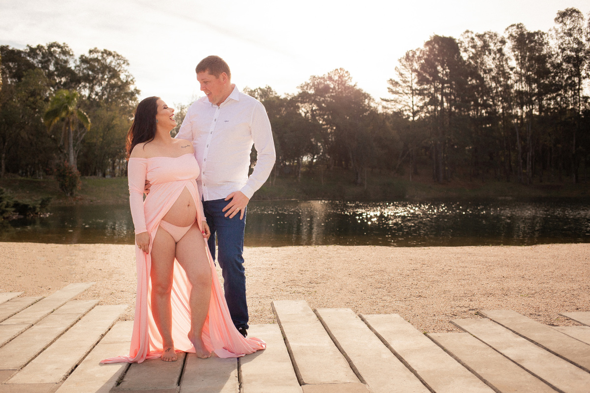 Ensaio Gestante Gestação  Bebê à Bordo Fotografia de gestante Fotógrafos em Garibaldi Fotografia em garibaldi Aline Bortolini Aline Bortolini Fotografia Fotografia em Bento Gonçalves Doce espera Fotografia no vale dos vinhedos Mãe de menina 