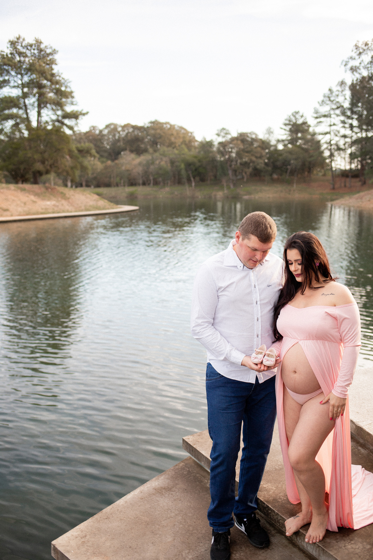 Ensaio Gestante Gestação  Bebê à Bordo Fotografia de gestante Fotógrafos em Garibaldi Fotografia em garibaldi Aline Bortolini Aline Bortolini Fotografia Fotografia em Bento Gonçalves Doce espera Fotografia no vale dos vinhedos Mãe de menina 