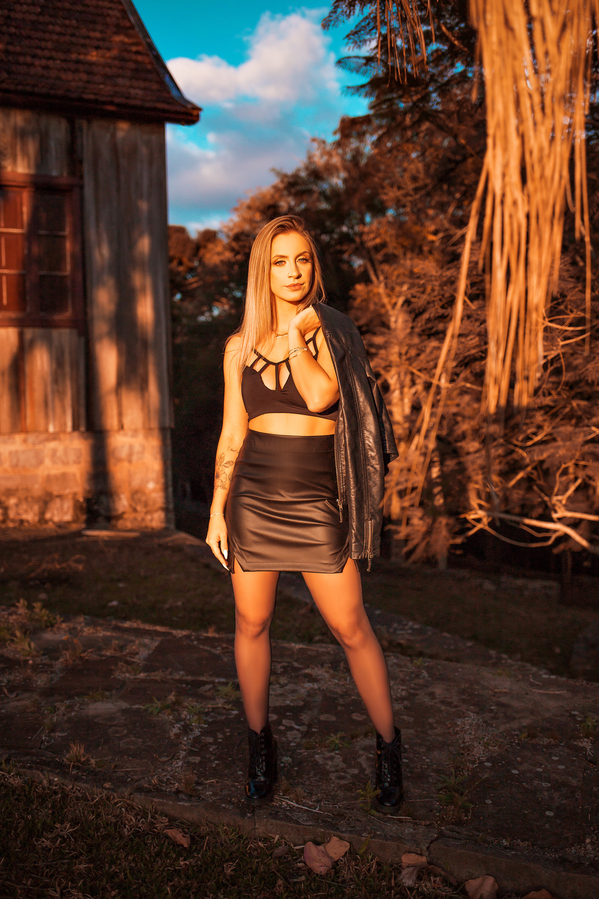 Aurora Cinabre Aline Botolini Elias Langer Aline Bortolini Fotografia Ensaio Onírico Tons quentes Ensaio fotográfico Ensaio externo Sessão de fotos Fotografia Fotógrafos em Garibaldi Garibaldi Serra Gaúcha Ensaio feminino  