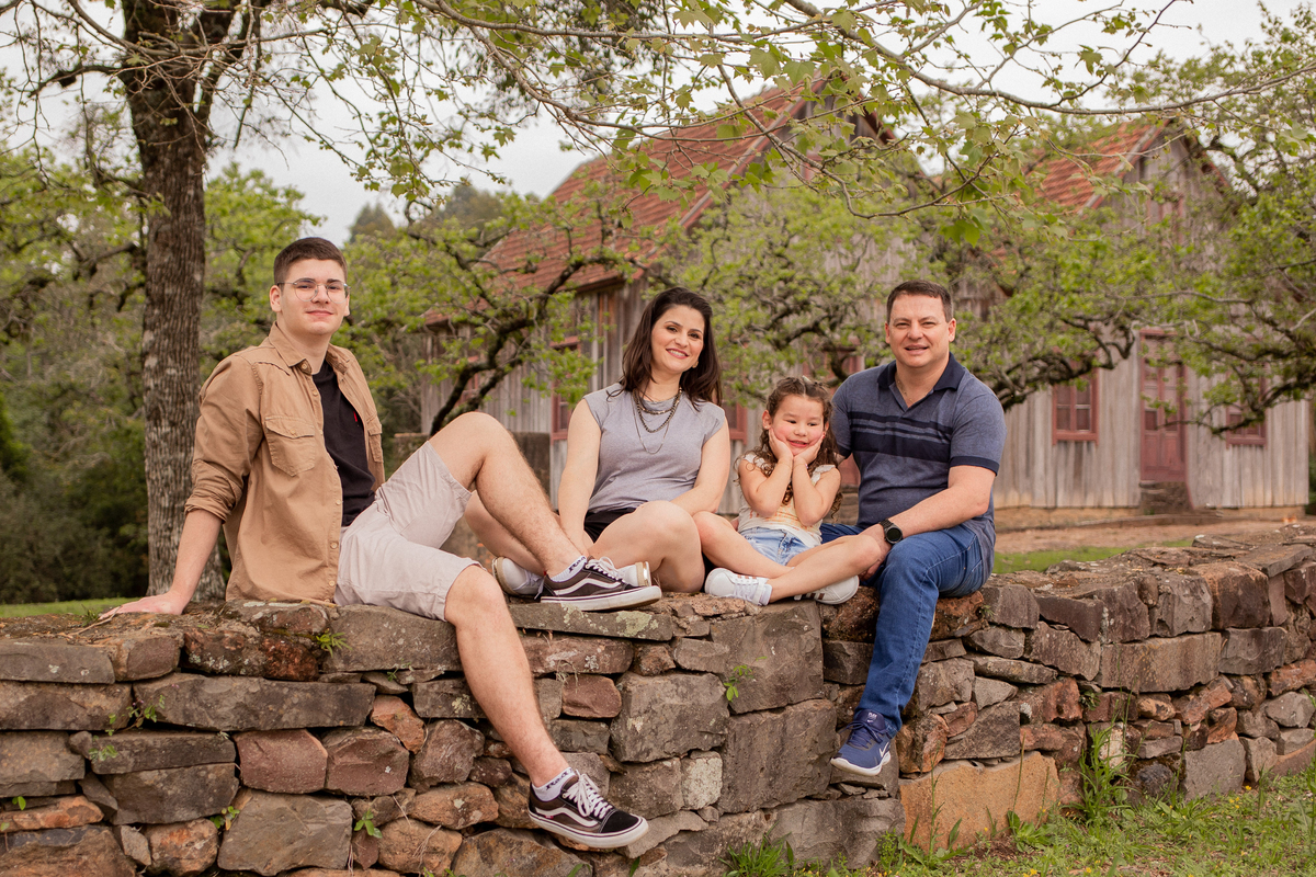 Ensaio família Ensaio externo em Garibaldi Garibaldi Serra Gaúcha Vale dos Vinhedos Aline Bortolini Fotografia 

Fotografia Ensaio Criança ensaio infantil 