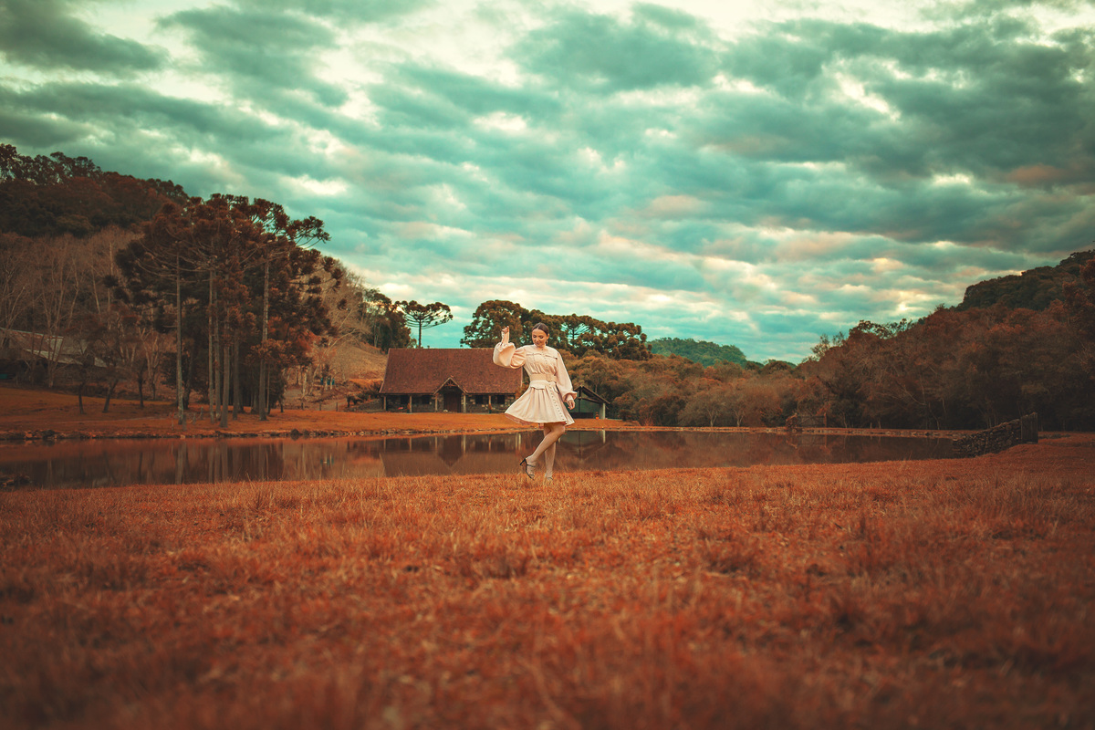 Aurora Cinabre Aline Botolini Elias Langer Aline Bortolini Fotografia Ensaio Onírico Tons quentes Ensaio fotográfico Ensaio externo Sessão de fotos Fotografia Fotógrafos em Garibaldi Garibaldi Serra Gaúcha Ensaio feminino Vale dos vinhedos Projeto de foto
