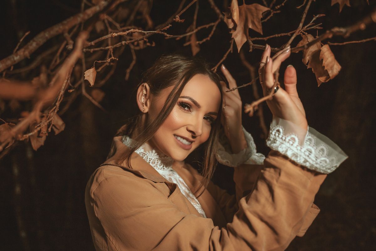 Aurora Cinabre Aline Botolini Elias Langer Aline Bortolini Fotografia Ensaio Onírico Tons quentes Ensaio fotográfico Ensaio externo Sessão de fotos Fotografia Fotógrafos em Garibaldi Garibaldi Serra Gaúcha Ensaio feminino Vale dos vinhedos Projeto de foto