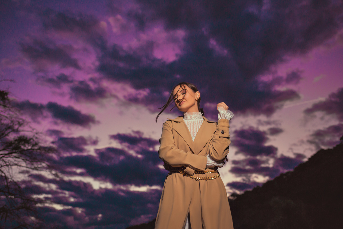 Aurora Cinabre Aline Botolini Elias Langer Aline Bortolini Fotografia Ensaio Onírico Tons quentes Ensaio fotográfico Ensaio externo Sessão de fotos Fotografia Fotógrafos em Garibaldi Garibaldi Serra Gaúcha Ensaio feminino Vale dos vinhedos Projeto de foto