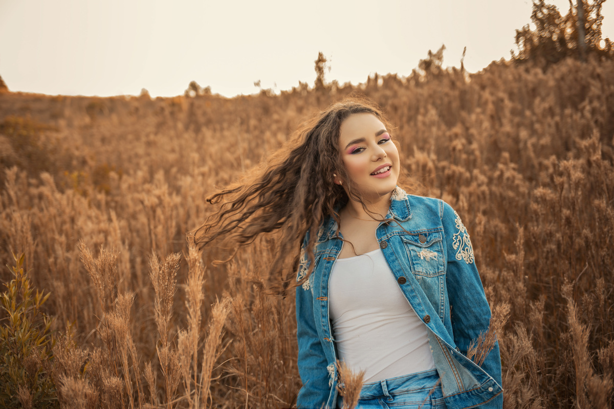 Aurora Cinabre Aline Botolini Elias Langer Aline Bortolini Fotografia Ensaio Onírico Tons quentes Ensaio fotográfico Ensaio externo Sessão de fotos Fotografia Fotógrafos em Garibaldi Garibaldi Serra Gaúcha Ensaio feminino Vale dos vinhedos Projeto de foto