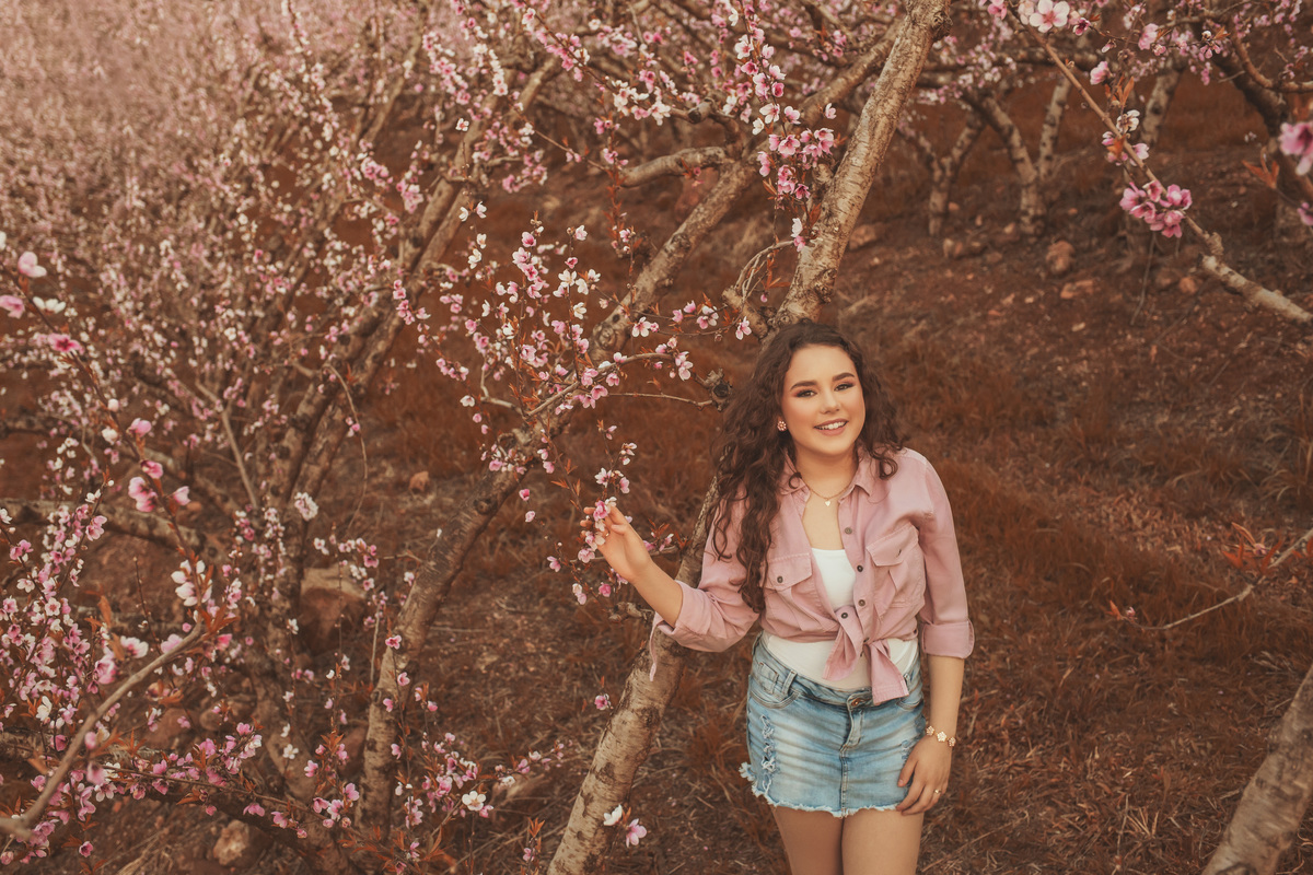 Aurora Cinabre Aline Botolini Elias Langer Aline Bortolini Fotografia Ensaio Onírico Tons quentes Ensaio fotográfico Ensaio externo Sessão de fotos Fotografia Fotógrafos em Garibaldi Garibaldi Serra Gaúcha Ensaio feminino Vale dos vinhedos Projeto de foto
