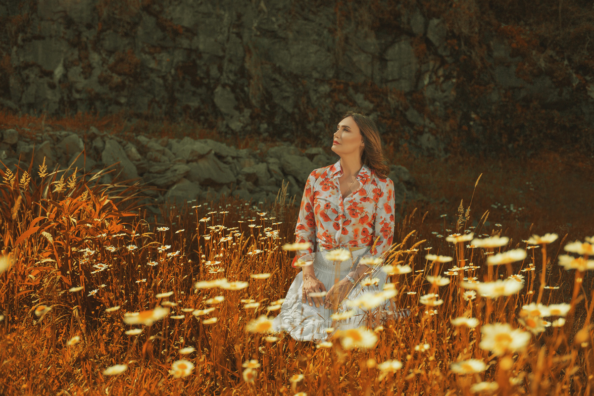 Aurora Cinabre Aline Botolini Elias Langer Aline Bortolini Fotografia Ensaio Onírico Tons quentes Ensaio fotográfico Ensaio externo Sessão de fotos Fotografia Fotógrafos em Garibaldi Garibaldi Serra Gaúcha Ensaio feminino Vale dos vinhedos Projeto de foto