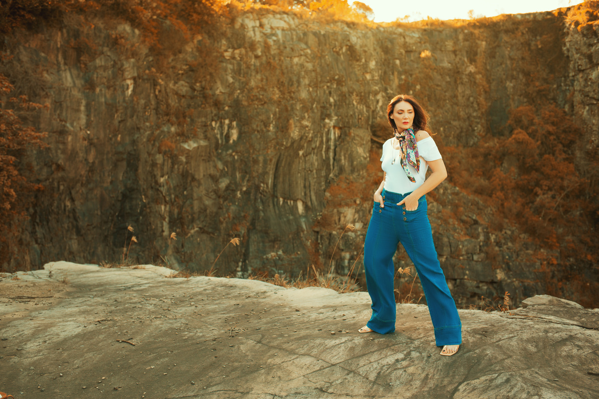 Aurora Cinabre Aline Botolini Elias Langer Aline Bortolini Fotografia Ensaio Onírico Tons quentes Ensaio fotográfico Ensaio externo Sessão de fotos Fotografia Fotógrafos em Garibaldi Garibaldi Serra Gaúcha Ensaio feminino Vale dos vinhedos Projeto de foto