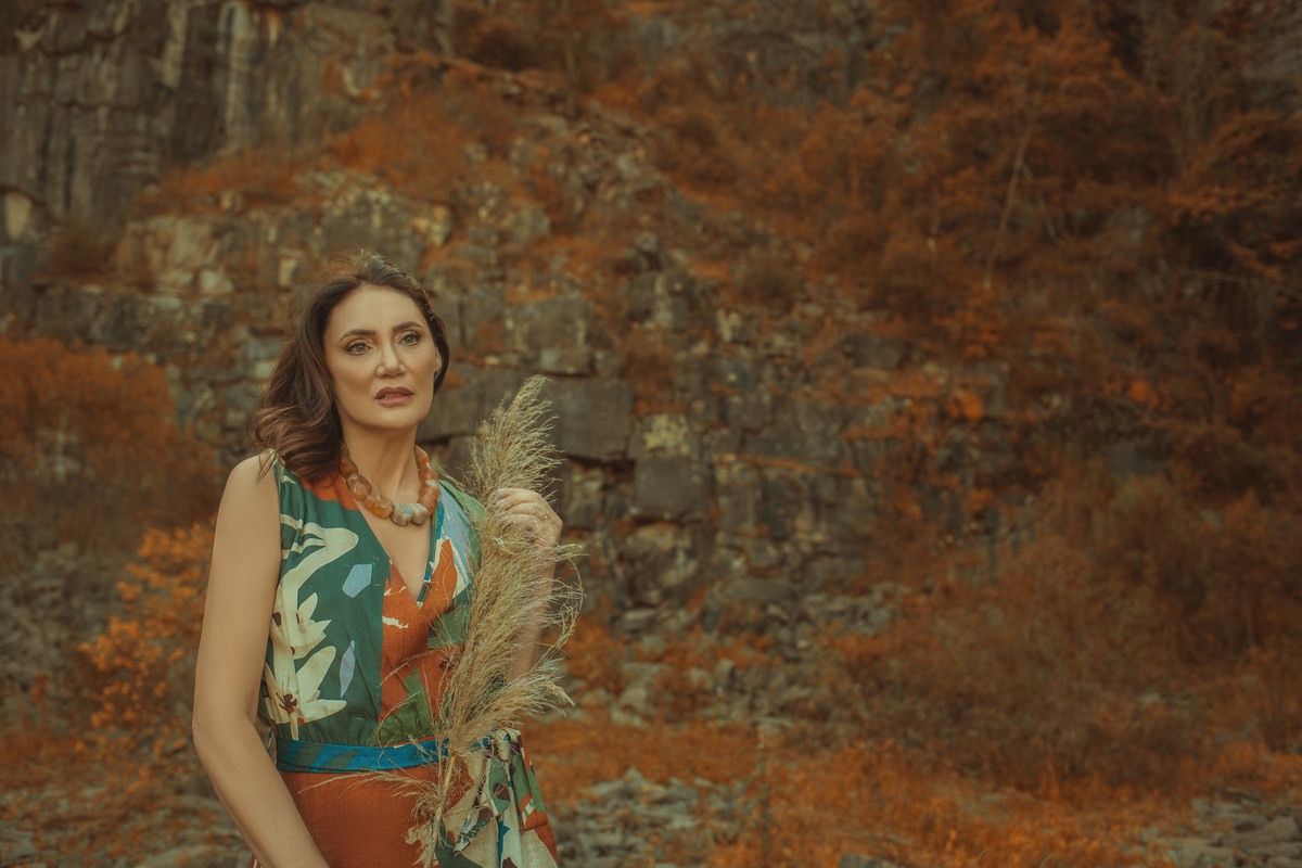 Aurora Cinabre Aline Botolini Elias Langer Aline Bortolini Fotografia Ensaio Onírico Tons quentes Ensaio fotográfico Ensaio externo Sessão de fotos Fotografia Fotógrafos em Garibaldi Garibaldi Serra Gaúcha Ensaio feminino Vale dos vinhedos Projeto de foto