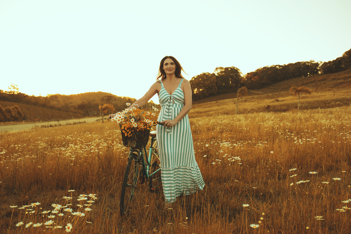 Aurora Cinabre Aline Botolini Elias Langer Aline Bortolini Fotografia Ensaio Onírico Tons quentes Ensaio fotográfico Ensaio externo Sessão de fotos Fotografia Fotógrafos em Garibaldi Garibaldi Serra Gaúcha Ensaio feminino Vale dos vinhedos Projeto de foto