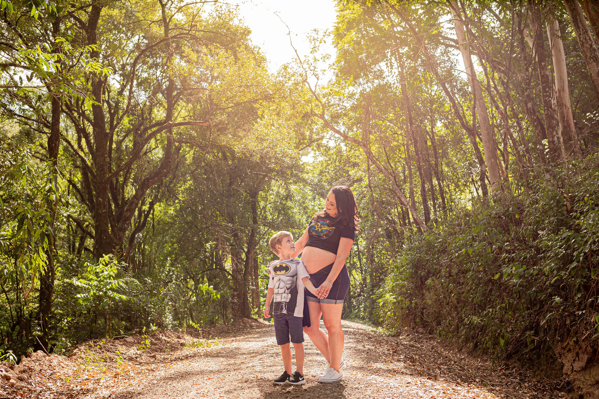 Ensaio Gestante Gestação  Bebê à Bordo Fotografia de gestante Fotógrafos em Garibaldi Fotografia em garibaldi Aline Bortolini Aline Bortolini Fotografia Fotografia em Bento Gonçalves Doce espera Fotografia no vale dos vinhedos Mãe de menino 