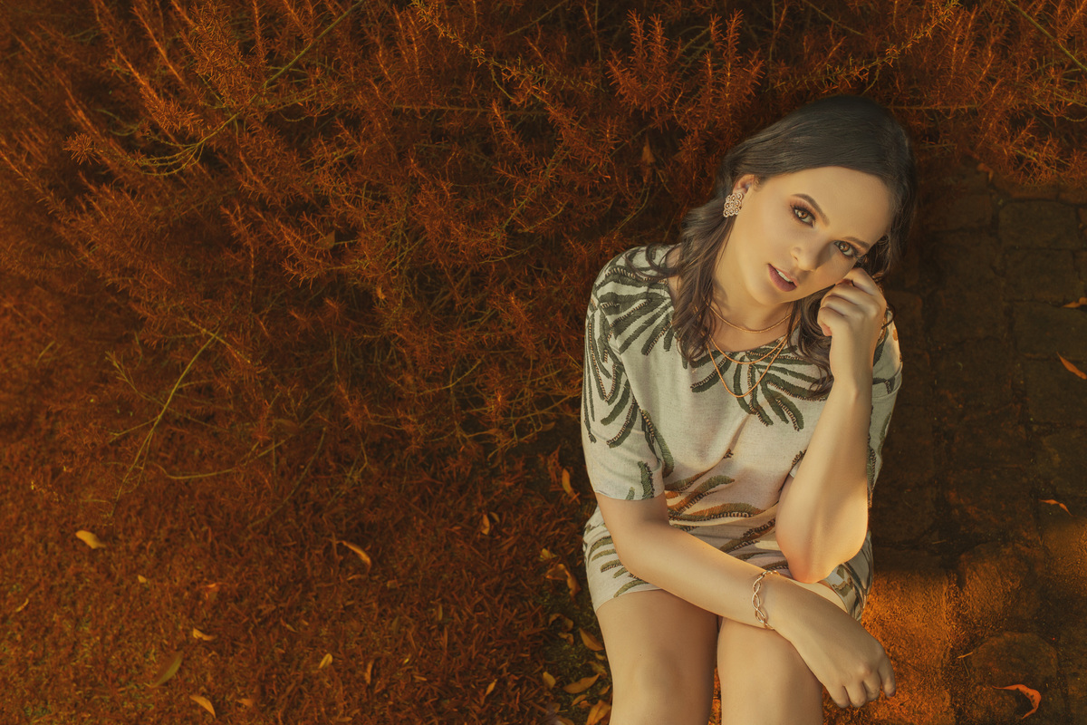 Aurora Cinabre Aline Botolini Elias Langer Aline Bortolini Fotografia Ensaio Onírico Tons quentes Ensaio fotográfico Ensaio externo Sessão de fotos Fotografia Fotógrafos em Garibaldi Garibaldi Serra Gaúcha Ensaio feminino Vale dos vinhedos Projeto de foto