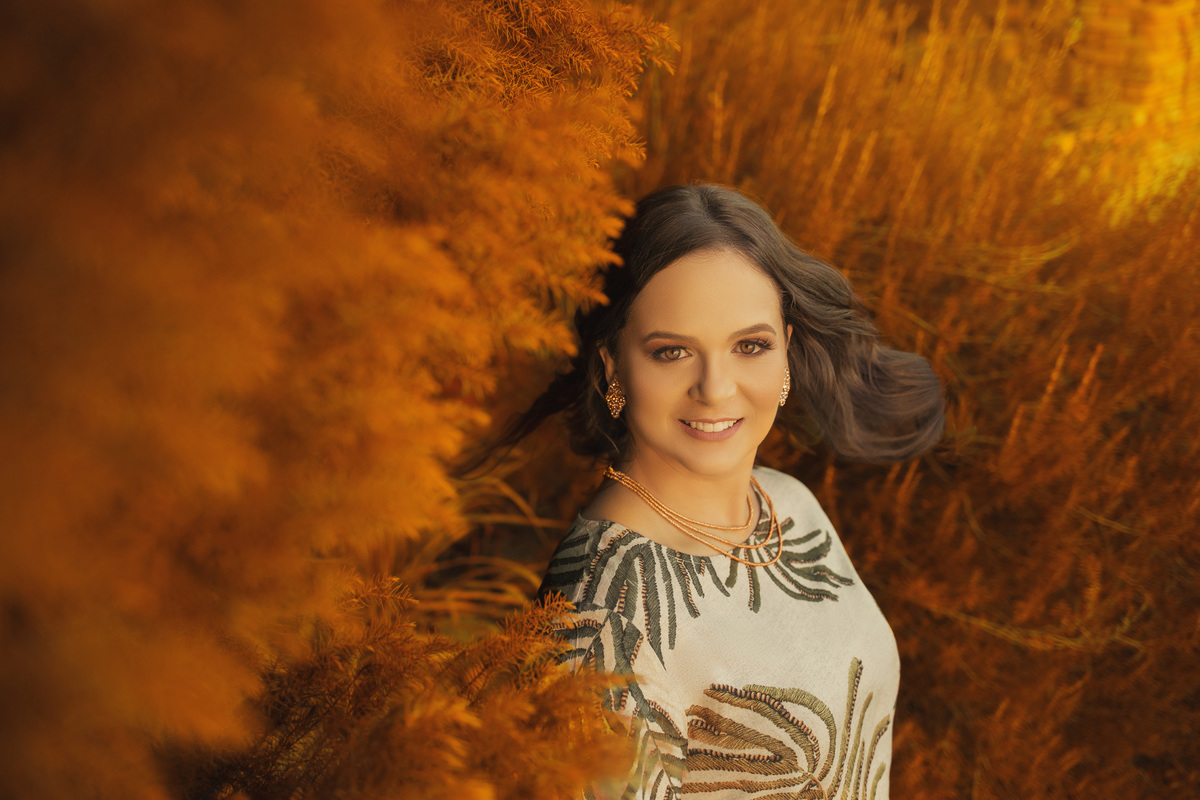 Aurora Cinabre Aline Botolini Elias Langer Aline Bortolini Fotografia Ensaio Onírico Tons quentes Ensaio fotográfico Ensaio externo Sessão de fotos Fotografia Fotógrafos em Garibaldi Garibaldi Serra Gaúcha Ensaio feminino Vale dos vinhedos Projeto de foto