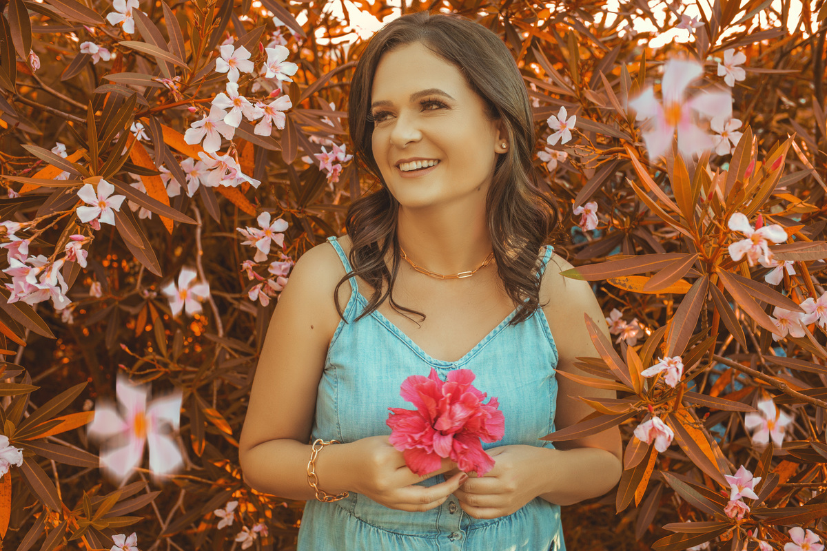 Aurora Cinabre Aline Botolini Elias Langer Aline Bortolini Fotografia Ensaio Onírico Tons quentes Ensaio fotográfico Ensaio externo Sessão de fotos Fotografia Fotógrafos em Garibaldi Garibaldi Serra Gaúcha Ensaio feminino Vale dos vinhedos Projeto de foto