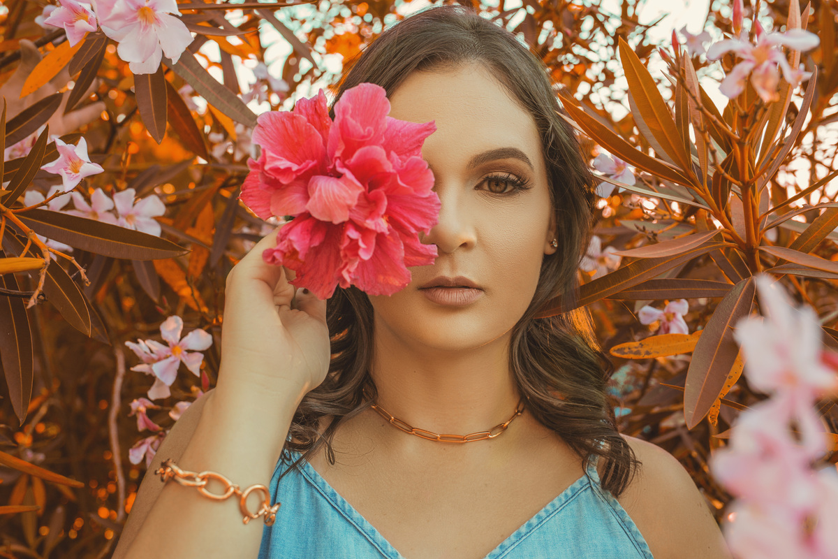 Aurora Cinabre Aline Botolini Elias Langer Aline Bortolini Fotografia Ensaio Onírico Tons quentes Ensaio fotográfico Ensaio externo Sessão de fotos Fotografia Fotógrafos em Garibaldi Garibaldi Serra Gaúcha Ensaio feminino Vale dos vinhedos Projeto de foto