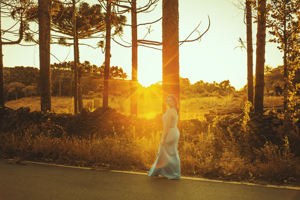 Aurora Cinabre Aline Botolini Elias Langer Aline Bortolini Fotografia Ensaio Onírico Tons quentes Ensaio fotográfico Ensaio externo Sessão de fotos Fotografia Fotógrafos em Garibaldi Garibaldi Serra Gaúcha Ensaio feminino Vale dos vinhedos Projeto de foto