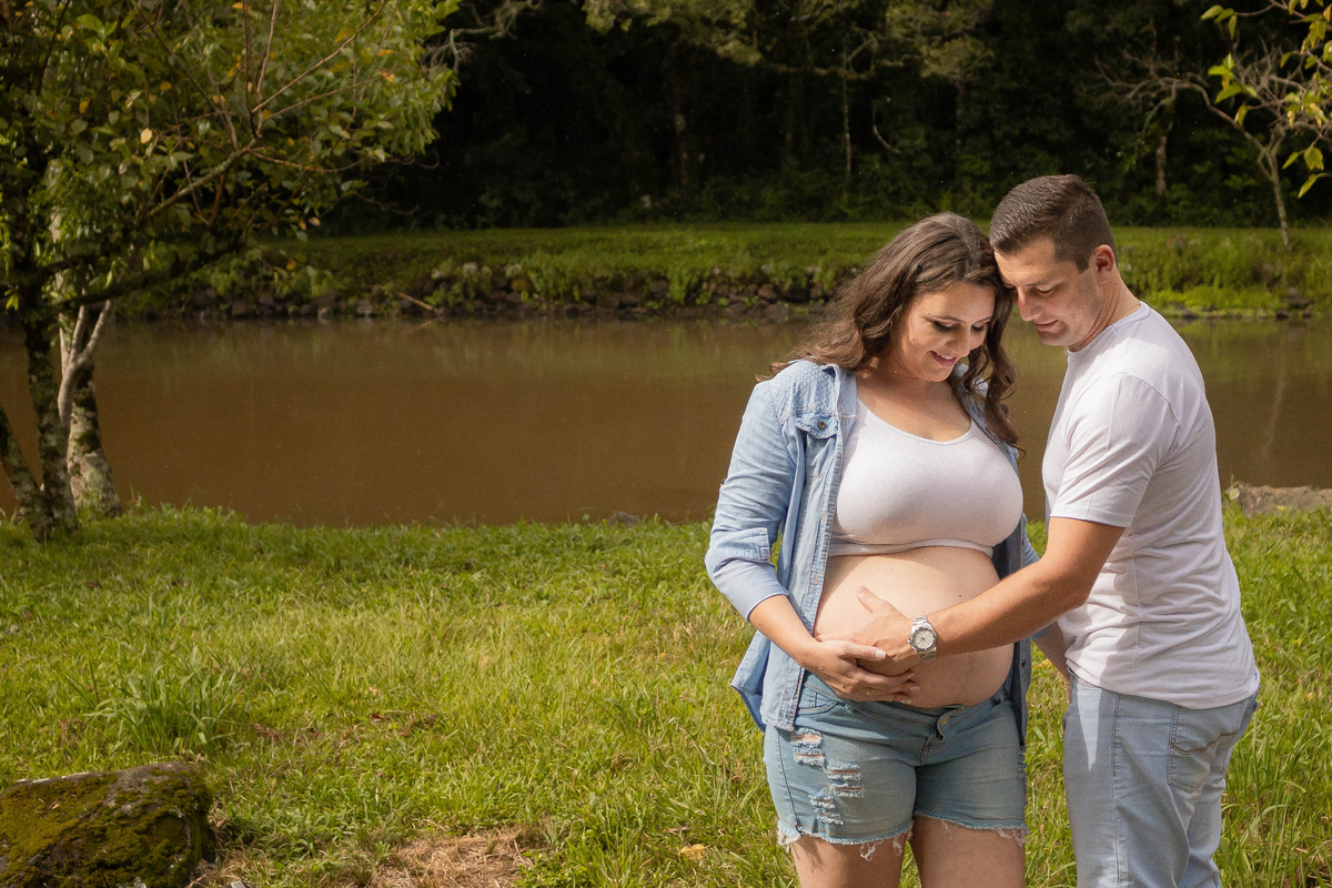 Ensaio Gestante Gestação  Bebê à Bordo Fotografia de gestante Fotógrafos em Garibaldi Fotografia em garibaldi Aline Bortolini Aline Bortolini Fotografia Fotografia em Bento Gonçalves Doce espera Fotografia no vale dos vinhedos Mãe de menino
