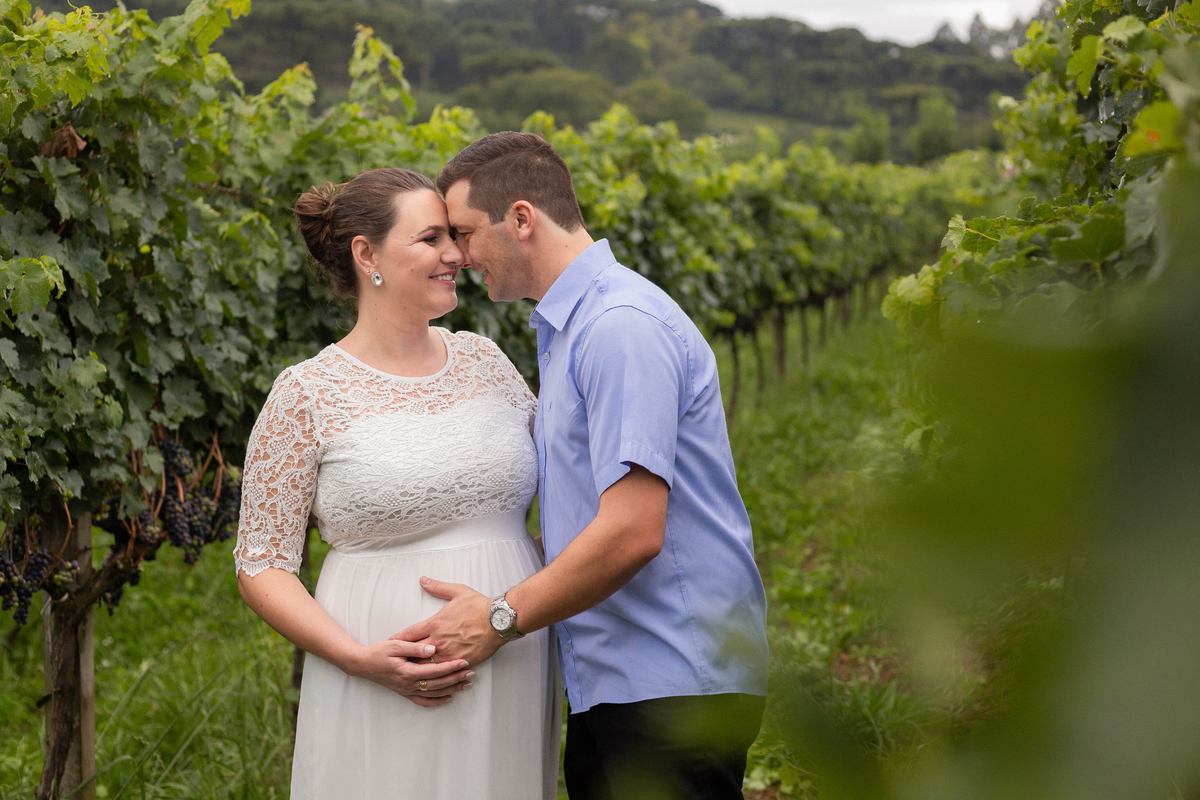 Ensaio Gestante Gestação  Bebê à Bordo Fotografia de gestante Fotógrafos em Garibaldi Fotografia em garibaldi Aline Bortolini Aline Bortolini Fotografia Fotografia em Bento Gonçalves Doce espera Fotografia no vale dos vinhedos Mãe de menino