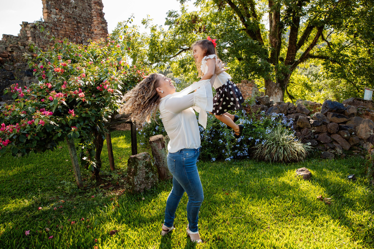 crianças infantil aline bortolini fotografia fotógrafa em garibaldi fotografia garibaldi fotografia externa fotos em família fotografia infantil vale dos vinhedos serra gaúcha porto seguro amor e afeto 