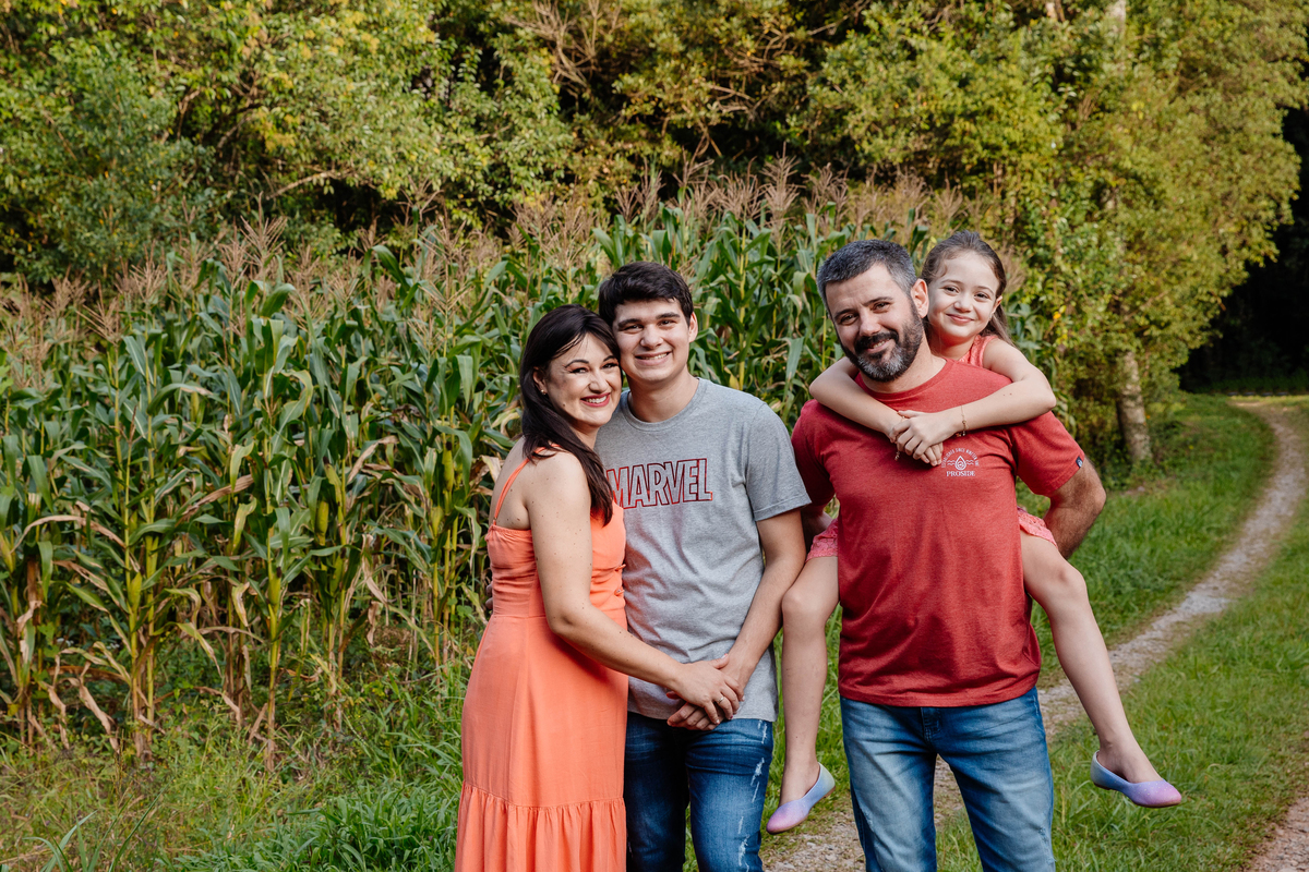 
crianças infantil aline bortolini fotografia fotógrafa em garibaldi fotografia garibaldi fotografia externa fotos em família fotografia infantil vale dos vinhedos serra gaúcha porto seguro amor e afeto Caminhos de pedra casa de bona 