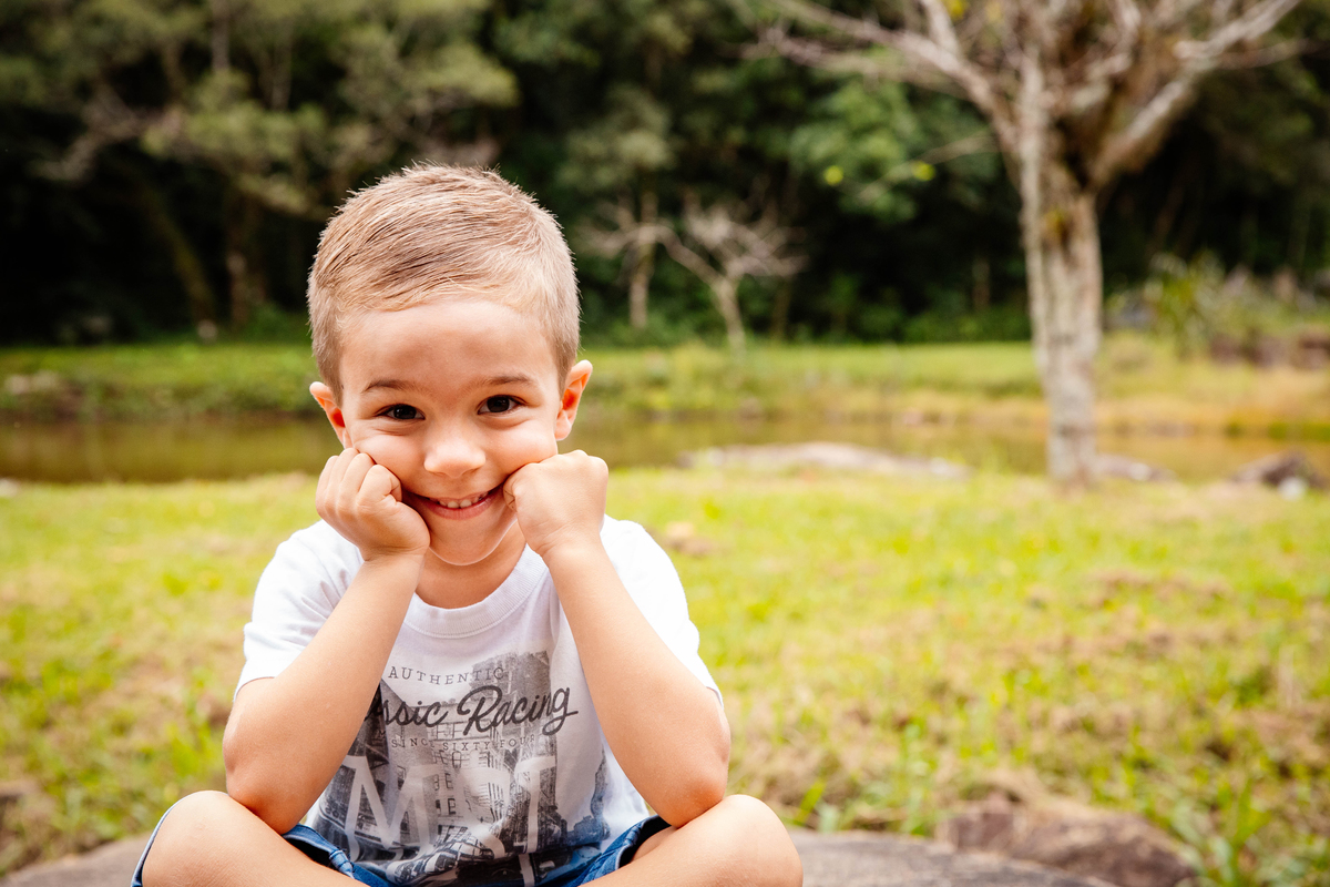 crianças infantil aline bortolini fotografia fotógrafa em garibaldi fotografia garibaldi fotografia externa fotos em família fotografia infantil vale dos vinhedos serra gaúcha porto seguro amor e afeto Essência porto seguro, virtudes, lar, família