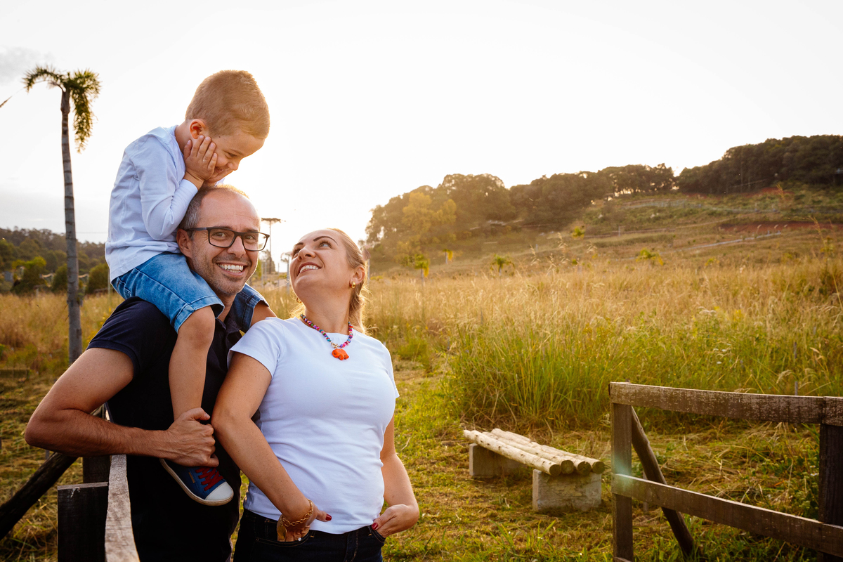 crianças infantil aline bortolini fotografia fotógrafa em garibaldi fotografia garibaldi fotografia externa fotos em família fotografia infantil vale dos vinhedos serra gaúcha porto seguro amor e afeto Essência porto seguro, virtudes, lar, família