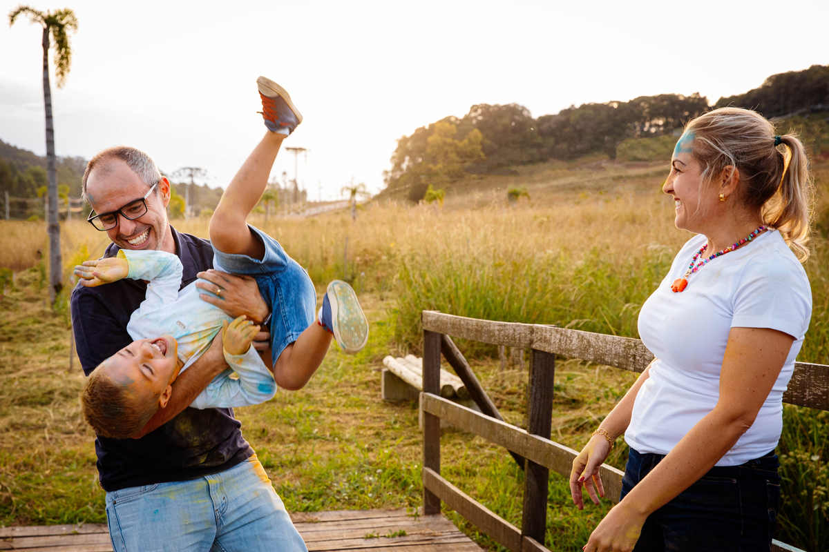 crianças infantil aline bortolini fotografia fotógrafa em garibaldi fotografia garibaldi fotografia externa fotos em família fotografia infantil vale dos vinhedos serra gaúcha porto seguro amor e afeto Essência porto seguro, virtudes, lar, família