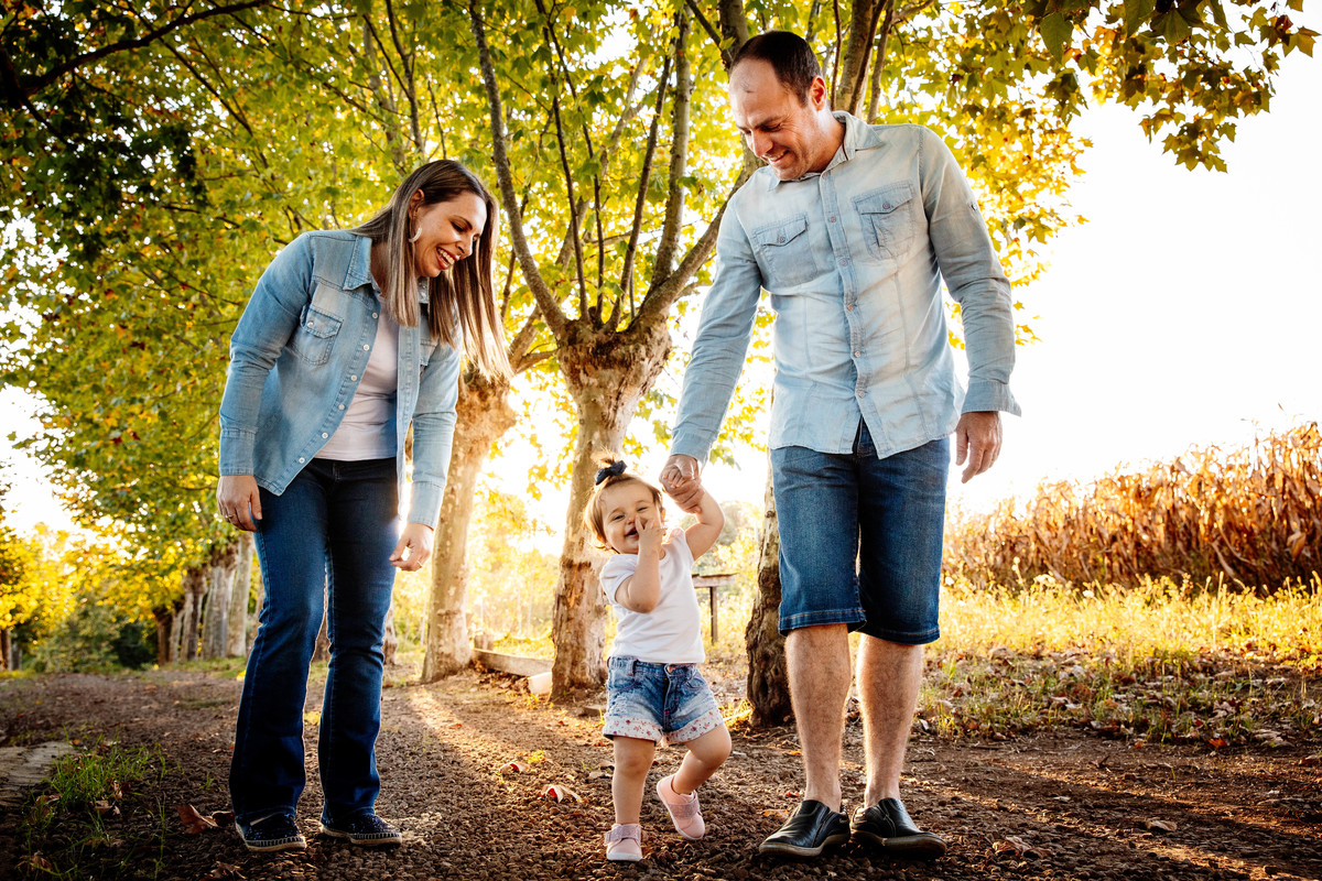 crianças infantil aline bortolini fotografia fotógrafa em garibaldi fotografia garibaldi fotografia externa fotos em família fotografia infantil vale dos vinhedos serra gaúcha porto seguro amor e afeto Essência porto seguro, virtudes, lar, família 