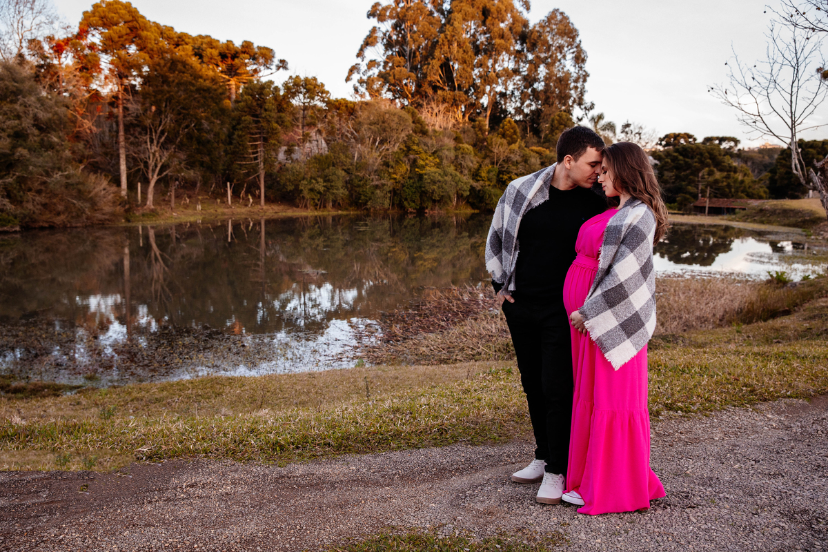 Ensaio Gestante Gestação  Bebê à Bordo Fotografia de gestante Fotógrafos em Garibaldi Fotografia em garibaldi Aline Bortolini Aline Bortolini Fotografia Fotografia em Bento Gonçalves Doce espera Fotografia no vale dos vinhedos Mãe de menina