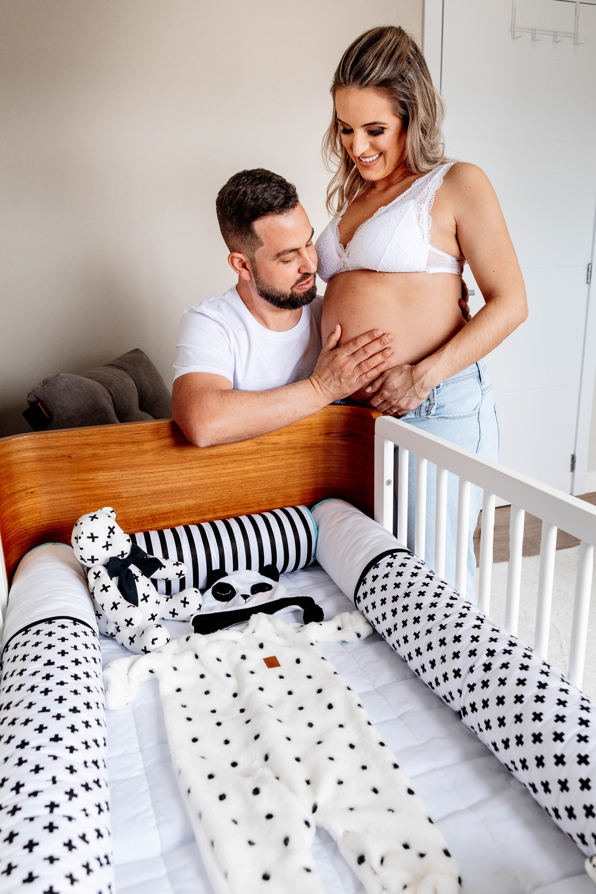 
Ensaio Gestante Gestação  Bebê à Bordo Fotografia de gestante Fotógrafos em Garibaldi Fotografia em garibaldi Aline Bortolini Aline Bortolini Fotografia Fotografia em Bento Gonçalves Doce espera Fotografia no vale dos vinhedos Mãe de menino dog família
