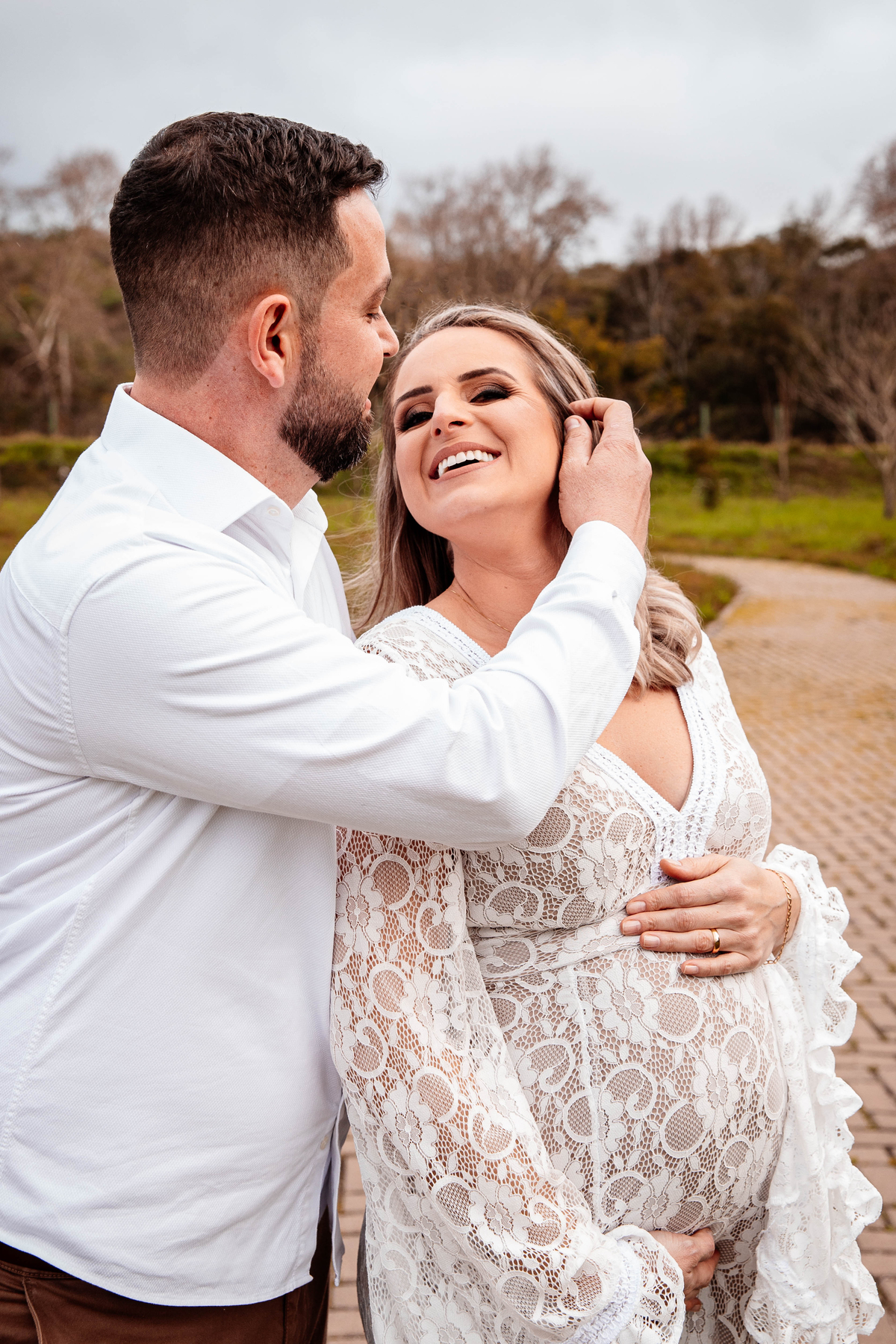 Ensaio Gestante Gestação  Bebê à Bordo Fotografia de gestante Fotógrafos em Garibaldi Fotografia em garibaldi Aline Bortolini Aline Bortolini Fotografia Fotografia em Bento Gonçalves Doce espera Fotografia no vale dos vinhedos Mãe de menino dog família