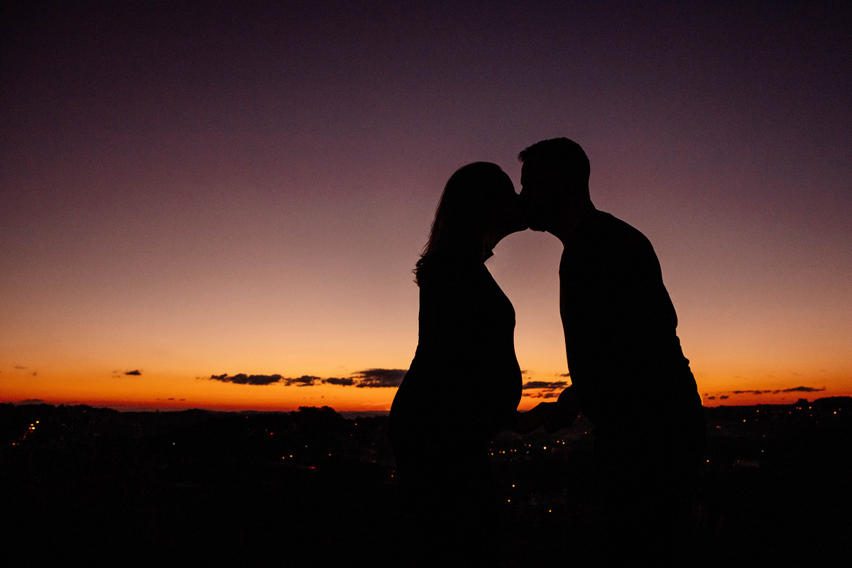 Ensaio Gestante Gestação  Bebê à Bordo Fotografia de gestante Fotógrafos em Garibaldi Fotografia em garibaldi Aline Bortolini Aline Bortolini Fotografia Fotografia em Bento Gonçalves Doce espera Fotografia no vale dos vinhedos Mãe de menino dog família
