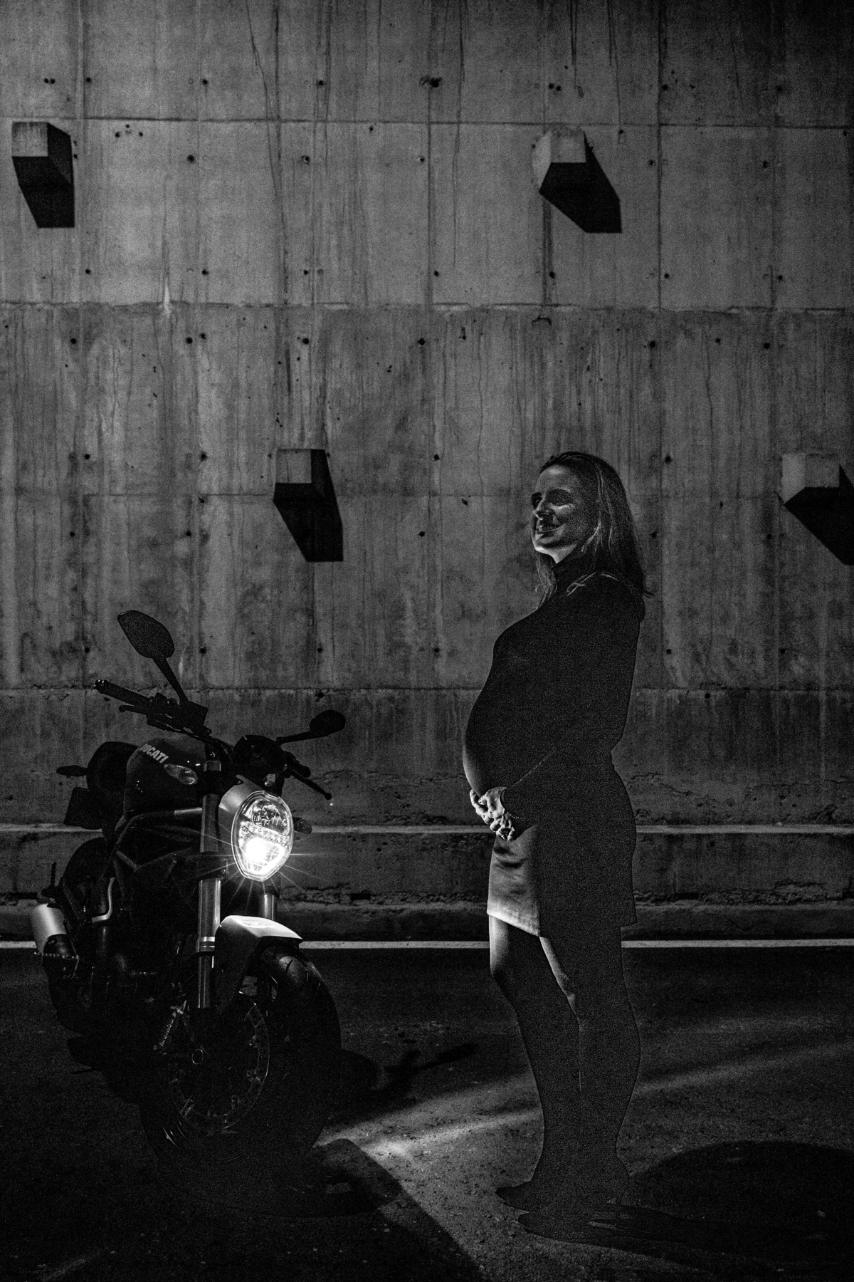 Ensaio Gestante Gestação  Bebê à Bordo Fotografia de gestante Fotógrafos em Garibaldi Fotografia em garibaldi Aline Bortolini Aline Bortolini Fotografia Fotografia em Bento Gonçalves Doce espera Fotografia no vale dos vinhedos Mãe de menino dog família