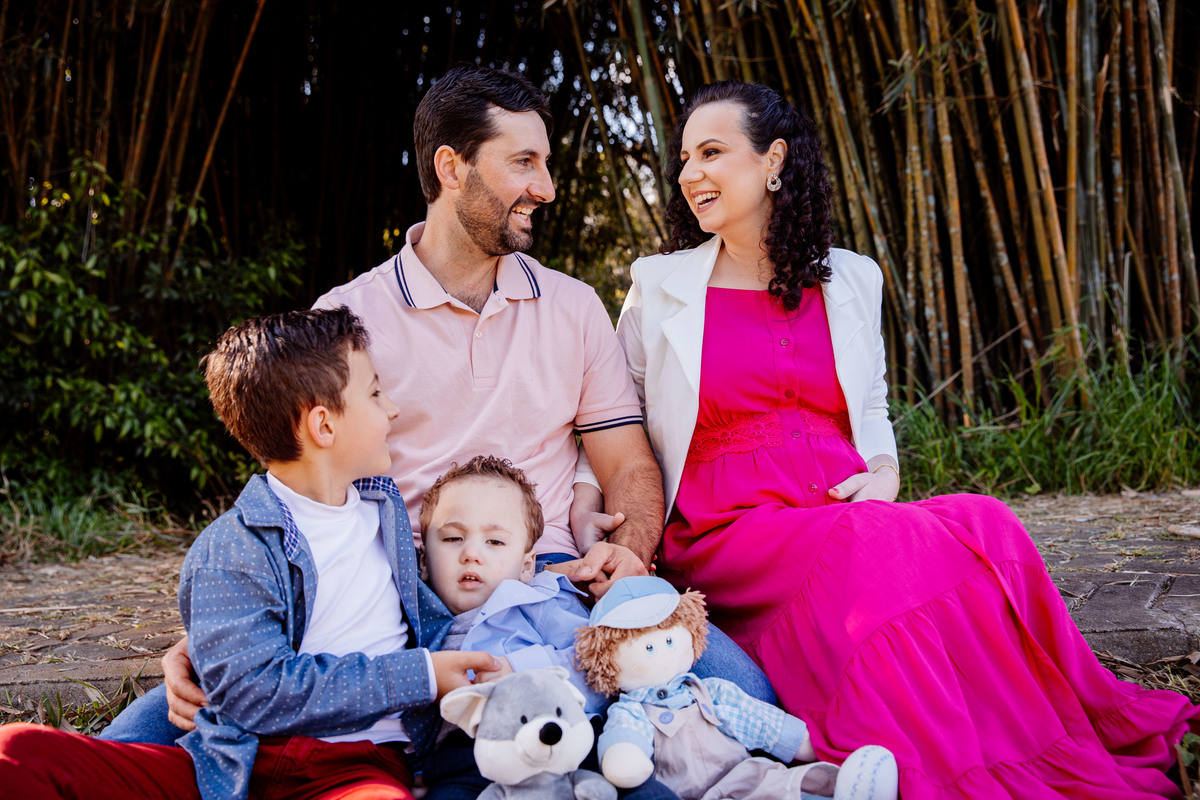 Ensaio Gestante Gestação  Bebê à Bordo Fotografia de gestante Fotógrafos em Garibaldi Fotografia em garibaldi Aline Bortolini Aline Bortolini Fotografia Fotografia em Bento Gonçalves Doce espera Fotografia no vale dos vinhedos Mãe de menino família
