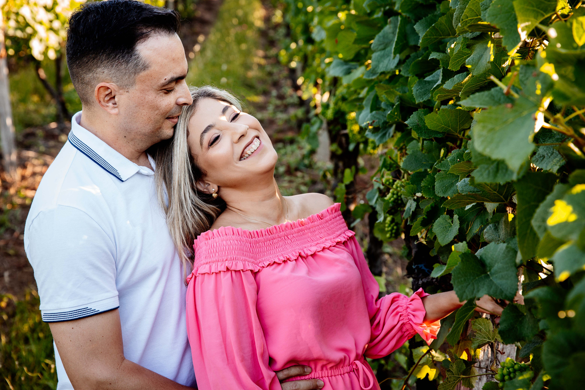 Vinhedos Amor História Fotografia Aline Bortolini Fotografia Fotógrafo no vale dos vinhedos Case na Serra Gaúcha Garibaldi Bento Gonçalves Ensaio de casal Ensaio externo Bodas de prata Vinho Celebração