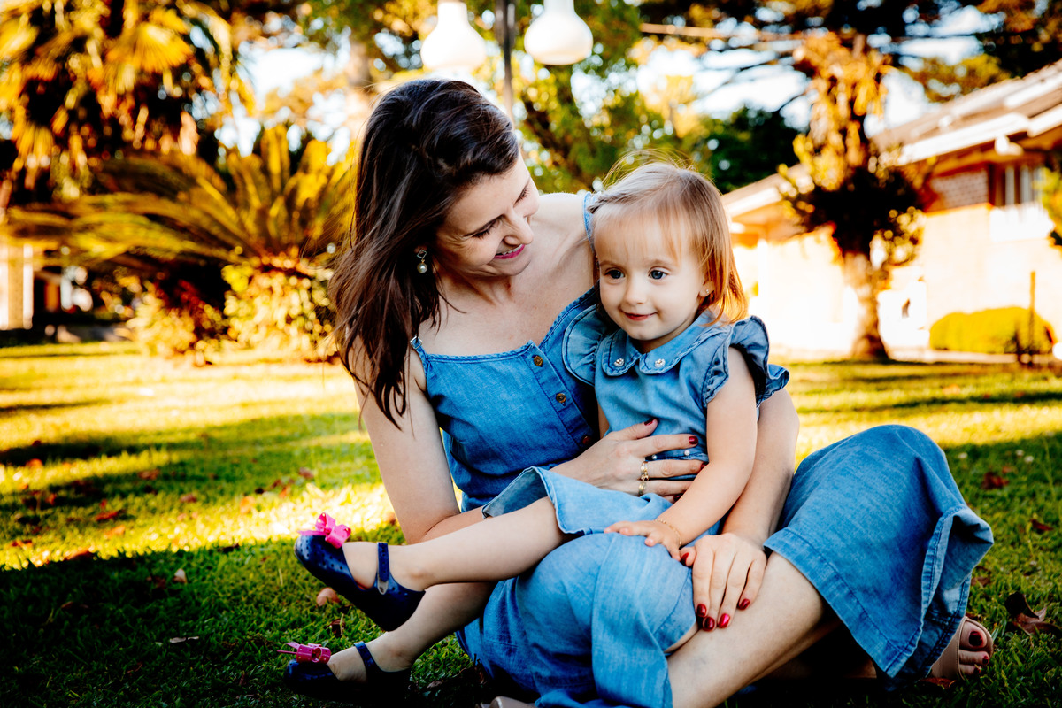 crianças infantil aline bortolini fotografia fotógrafa em garibaldi fotografia garibaldi fotografia externa fotos em família fotografia infantil vale dos vinhedos serra gaúcha porto seguro amor e afeto Essência porto seguro, virtudes, lar, família 