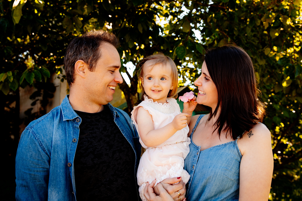 crianças infantil aline bortolini fotografia fotógrafa em garibaldi fotografia garibaldi fotografia externa fotos em família fotografia infantil vale dos vinhedos serra gaúcha porto seguro amor e afeto Essência porto seguro, virtudes, lar, família 