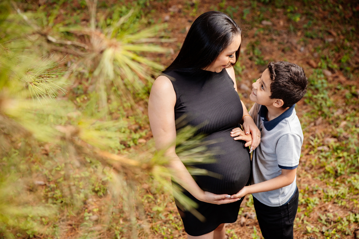 Ensaio Gestante Gestação  Bebê à Bordo Fotografia de gestante Fotógrafos em Garibaldi Fotografia em garibaldi Aline Bortolini Aline Bortolini Fotografia Fotografia em Bento Gonçalves Doce espera Fotografia no vale dos vinhedos Mãe de menino família