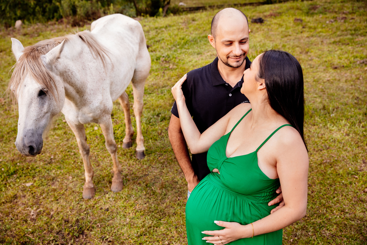 Ensaio Gestante Gestação  Bebê à Bordo Fotografia de gestante Fotógrafos em Garibaldi Fotografia em garibaldi Aline Bortolini Aline Bortolini Fotografia Fotografia em Bento Gonçalves Doce espera Fotografia no vale dos vinhedos Mãe de menino família