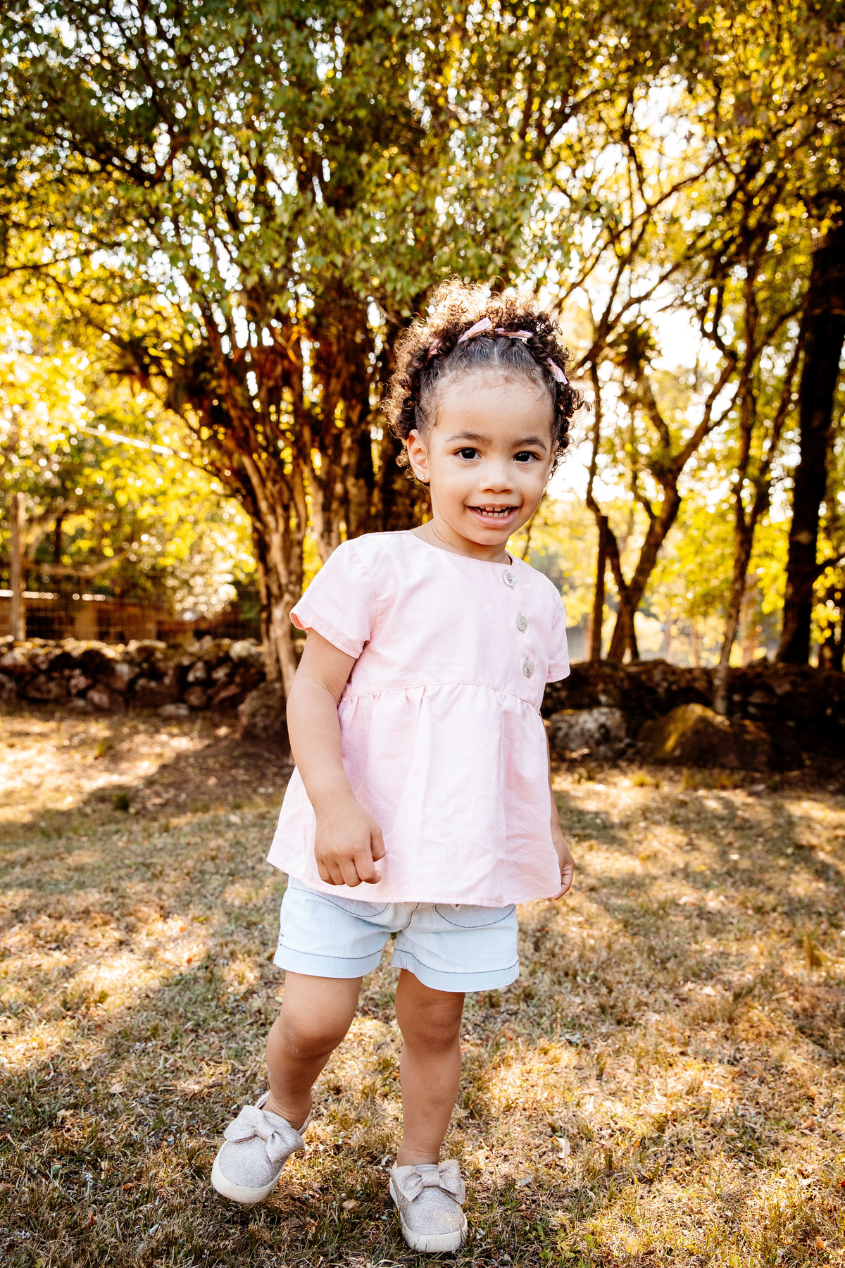 crianças infantil aline bortolini fotografia fotógrafa em garibaldi fotografia garibaldi fotografia externa fotos em família fotografia infantil vale dos vinhedos serra gaúcha porto seguro amor e afeto Essência porto seguro, virtudes, lar, família 