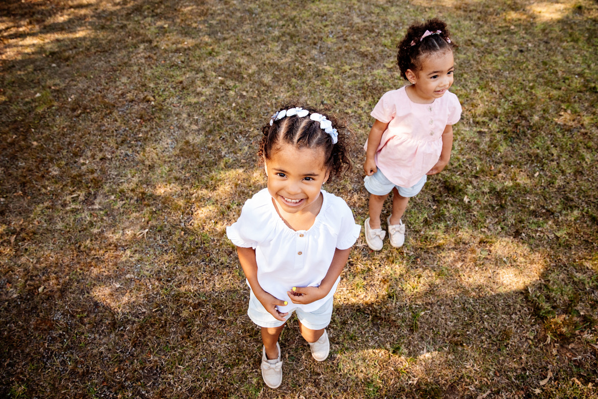 crianças infantil aline bortolini fotografia fotógrafa em garibaldi fotografia garibaldi fotografia externa fotos em família fotografia infantil vale dos vinhedos serra gaúcha porto seguro amor e afeto Essência porto seguro, virtudes, lar, família 