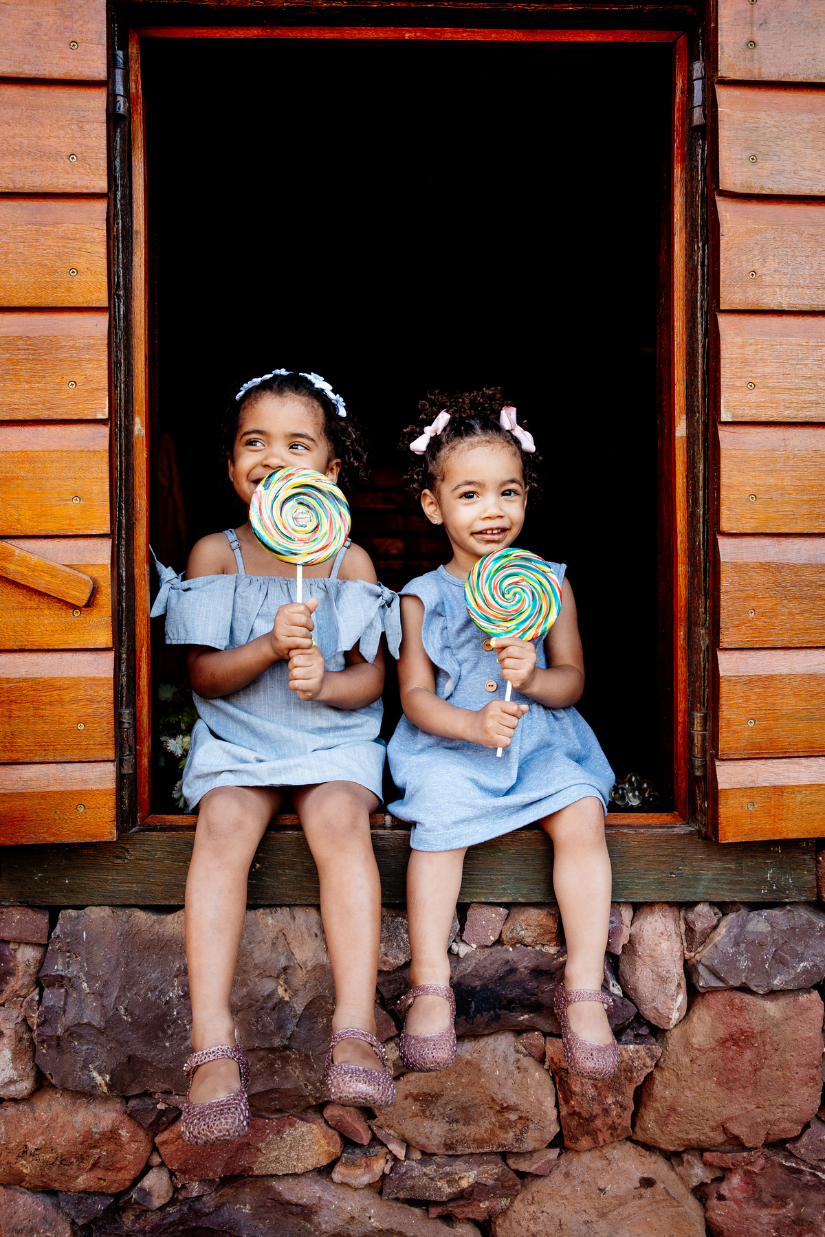crianças infantil aline bortolini fotografia fotógrafa em garibaldi fotografia garibaldi fotografia externa fotos em família fotografia infantil vale dos vinhedos serra gaúcha porto seguro amor e afeto Essência porto seguro, virtudes, lar, família 