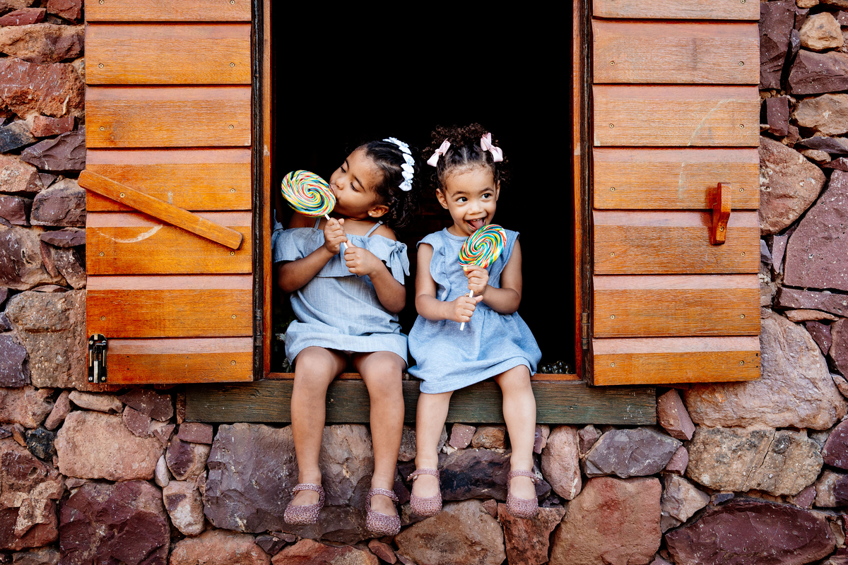crianças infantil aline bortolini fotografia fotógrafa em garibaldi fotografia garibaldi fotografia externa fotos em família fotografia infantil vale dos vinhedos serra gaúcha porto seguro amor e afeto Essência porto seguro, virtudes, lar, família 