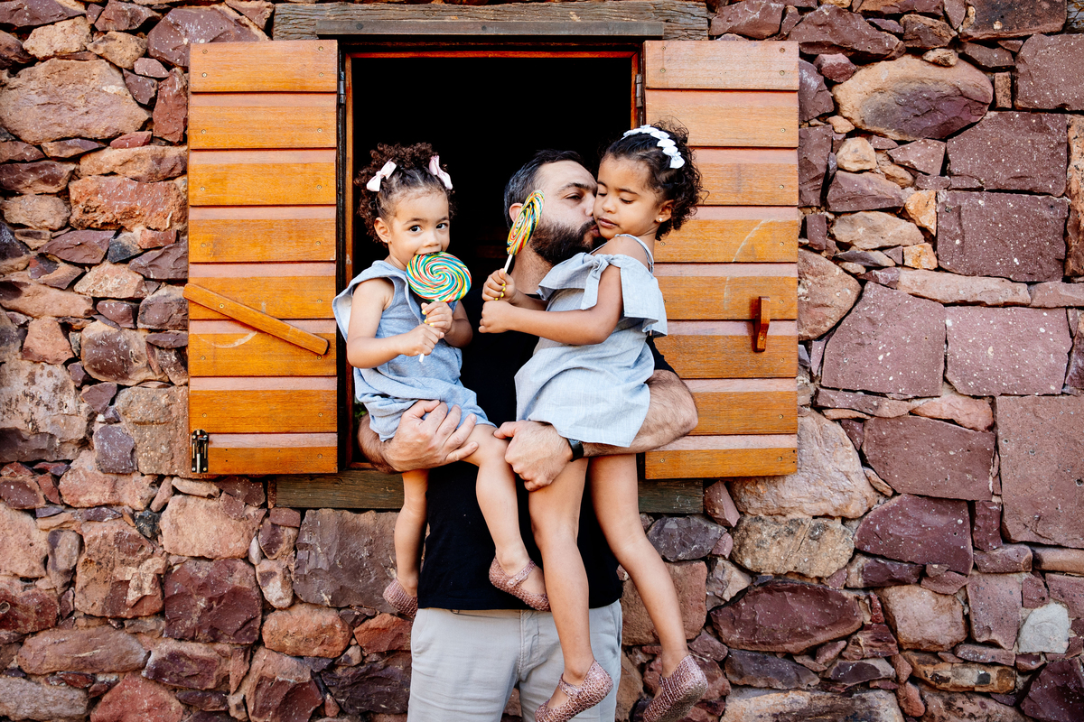 crianças infantil aline bortolini fotografia fotógrafa em garibaldi fotografia garibaldi fotografia externa fotos em família fotografia infantil vale dos vinhedos serra gaúcha porto seguro amor e afeto Essência porto seguro, virtudes, lar, família 
